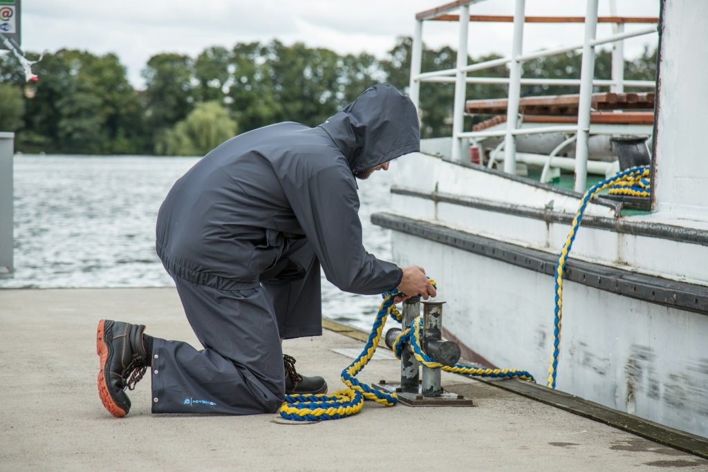 Buty robocze S1 vs. S3 – które zapewnią Ci lepszą ochronę w pracy?